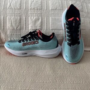 Brooks Hyperion Athletic Shoes in Teal and Black